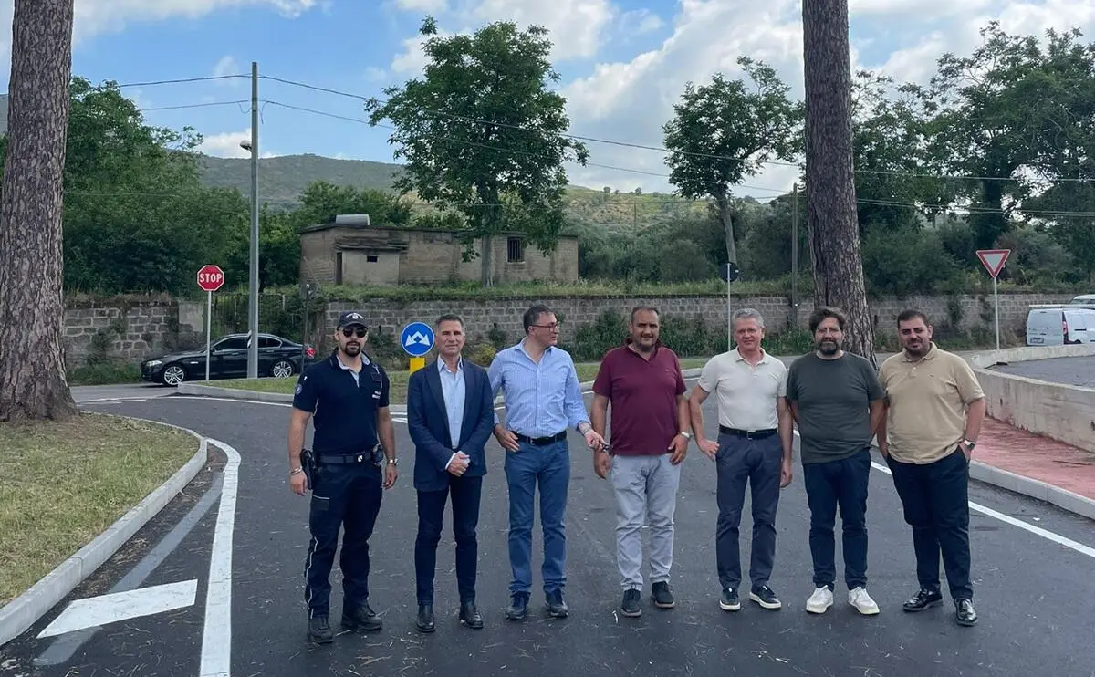 Nuova apertura della strada vicino al cimitero di Casapulla