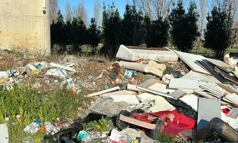 Scarico di rifiuti