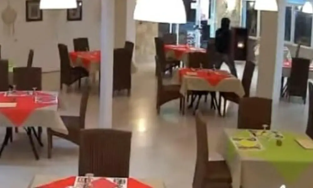 Raid al ristorante-pizzeria "Dafne" a Mondragone