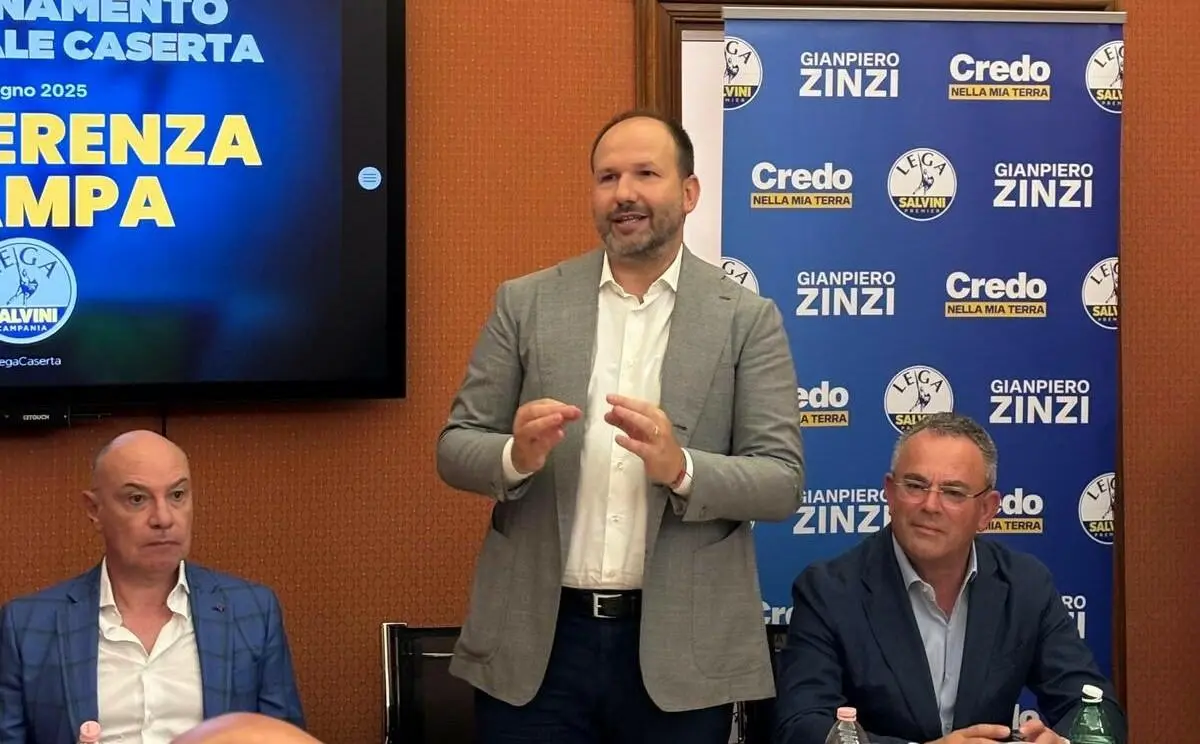 L'on. Zinzi durante l'annuncio del nuovo organigramma della Lega