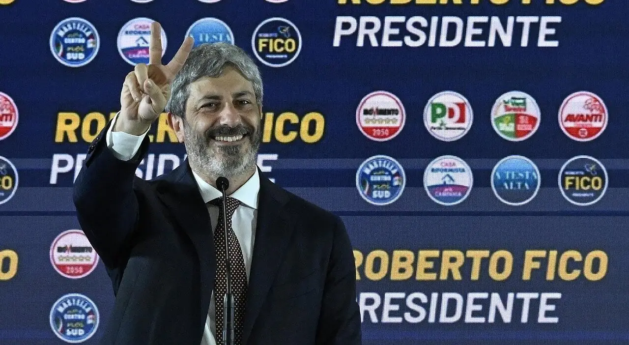 Il presidente della Regione Campania Roberto Fico