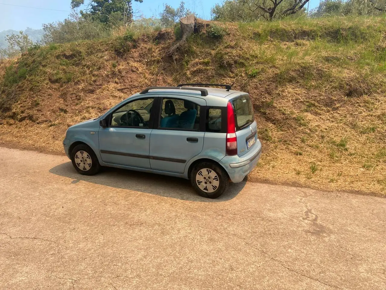 L'auto dell'uomo trovato bruciato dalle fiamme