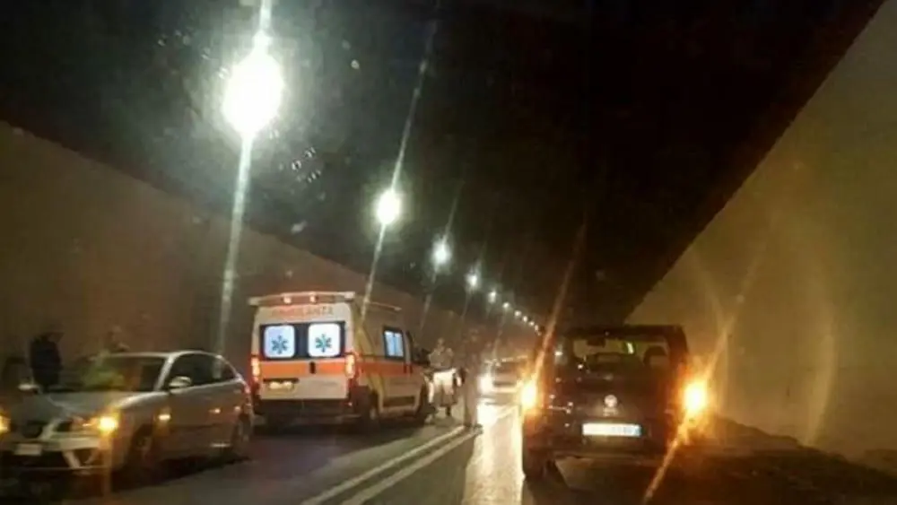 Brutto incidente nella galleria San Giuseppe a Carano di Sessa Aurunca