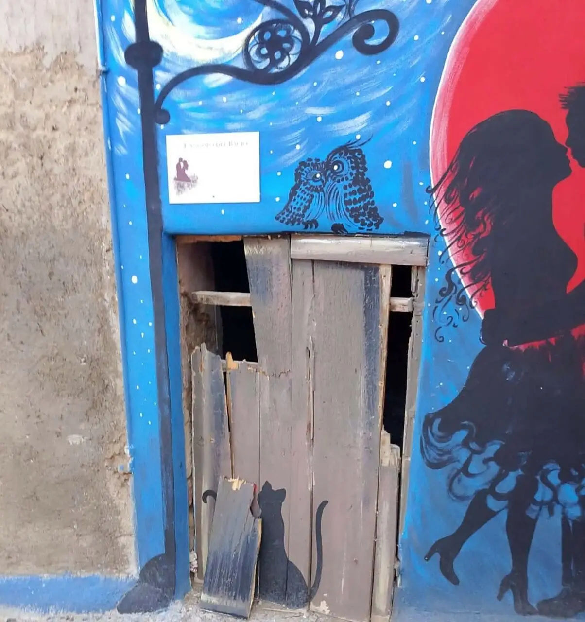 Vandalizzato l'Angolo del bacio