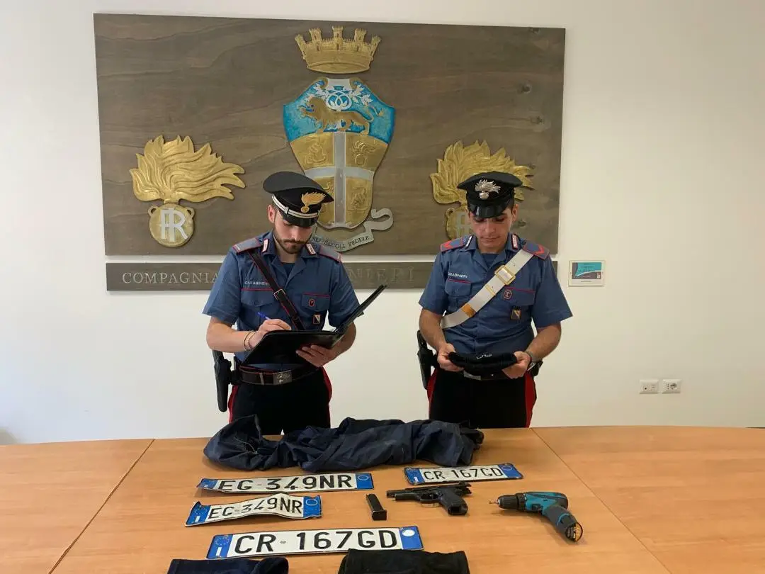 Carabinieri a lavoro