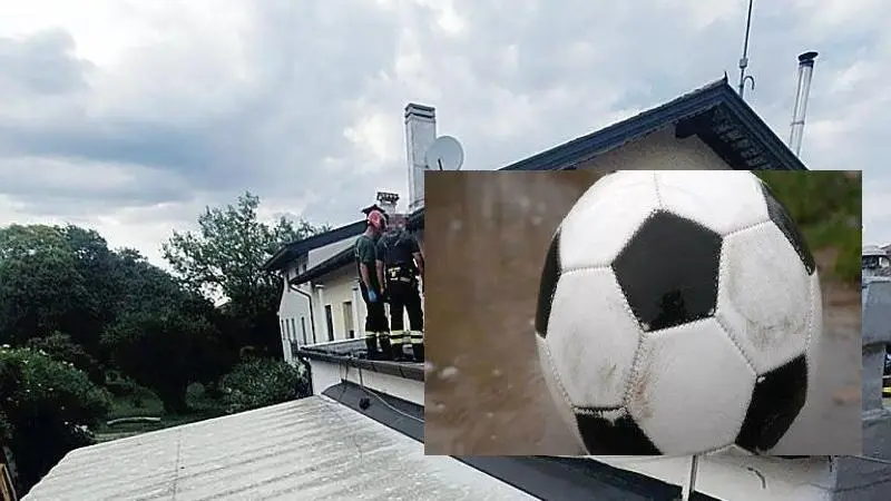 Bambino si arrampica sul tetto e cade