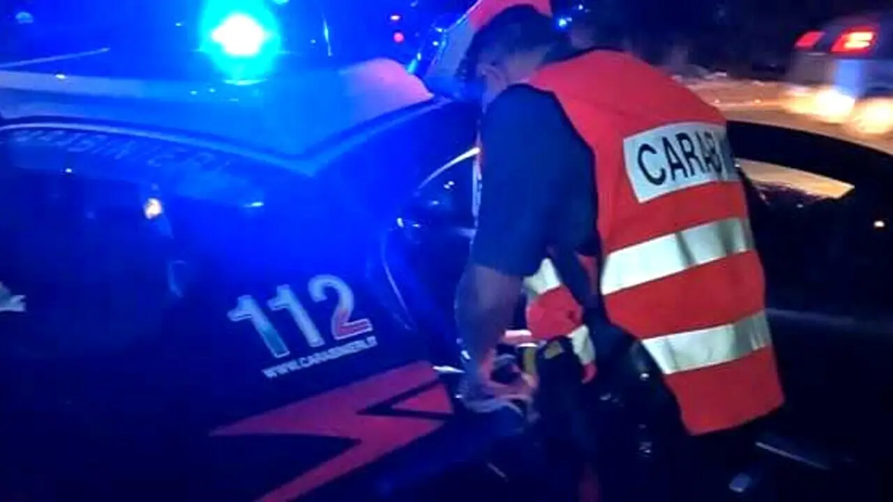 I controlli dei carabinieri a Mondragone