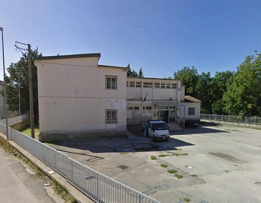 Il vecchio edificio scolastico di Montedecoro
