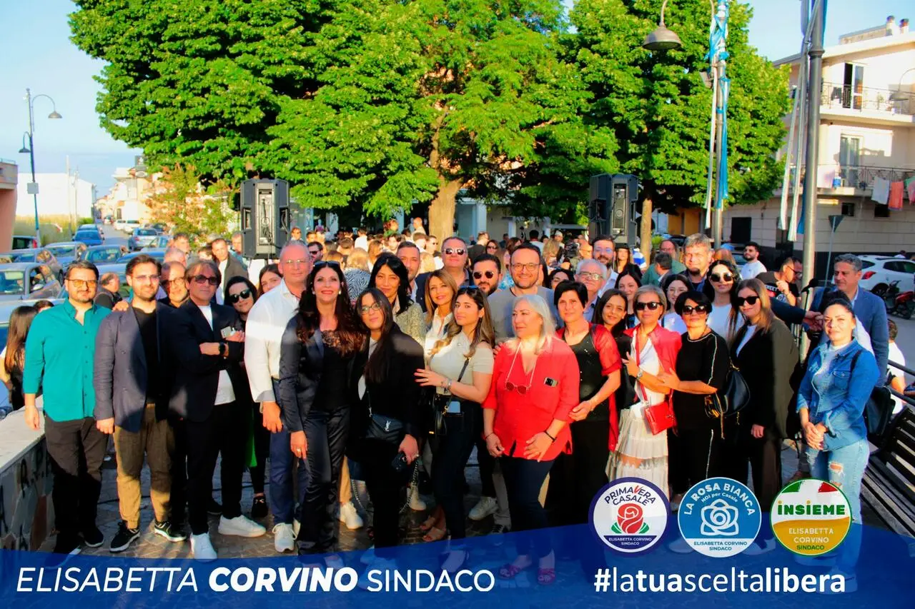 Elisabetta Corvino con i suoi sostenitori