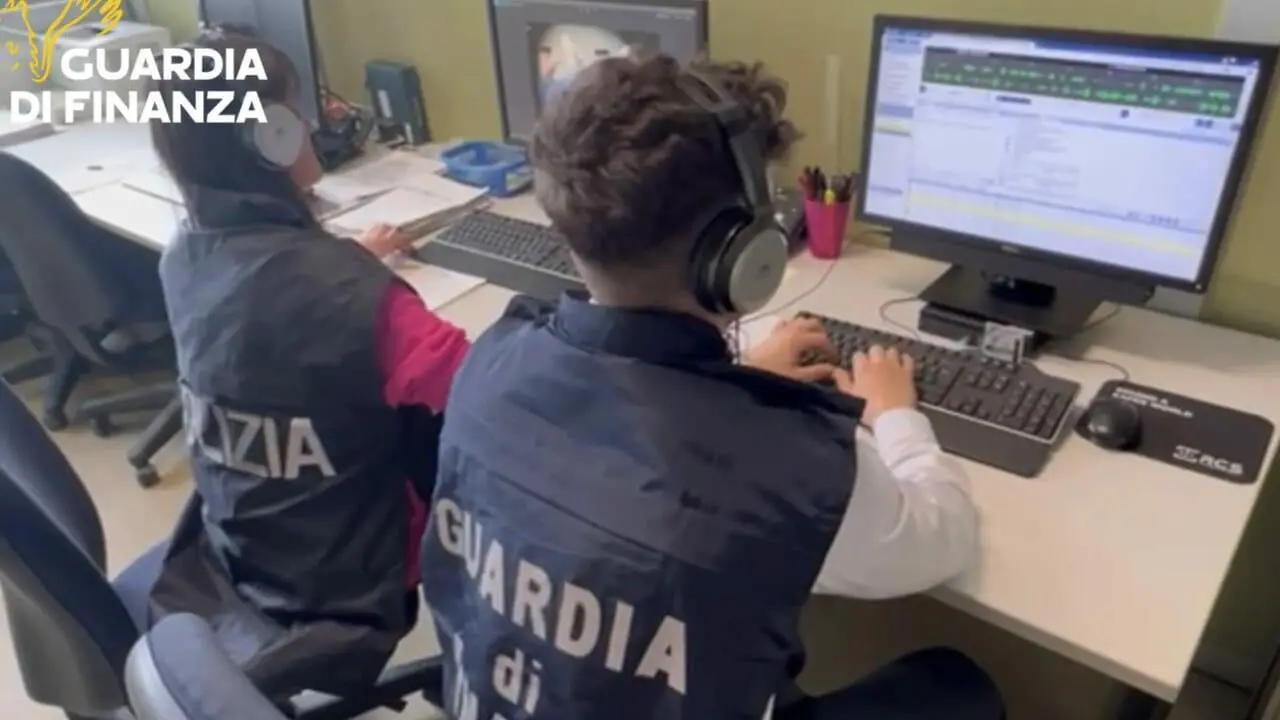 Il blitz della guardia di Finanza