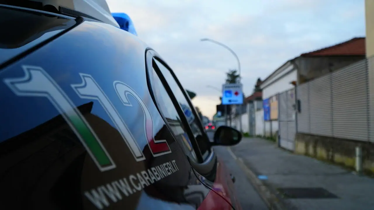 Salvato dai carabinieri