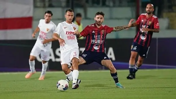 Un momento del derby