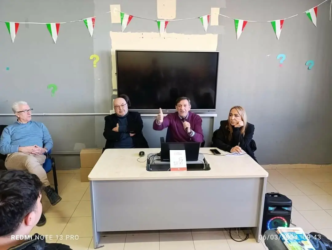 Un momento dell'incontro al Liceo Scientifico Siani di Aversa