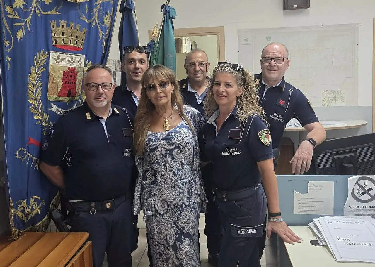 La sindaca Maria Luigia Iodice al comando di Polizia Municipale