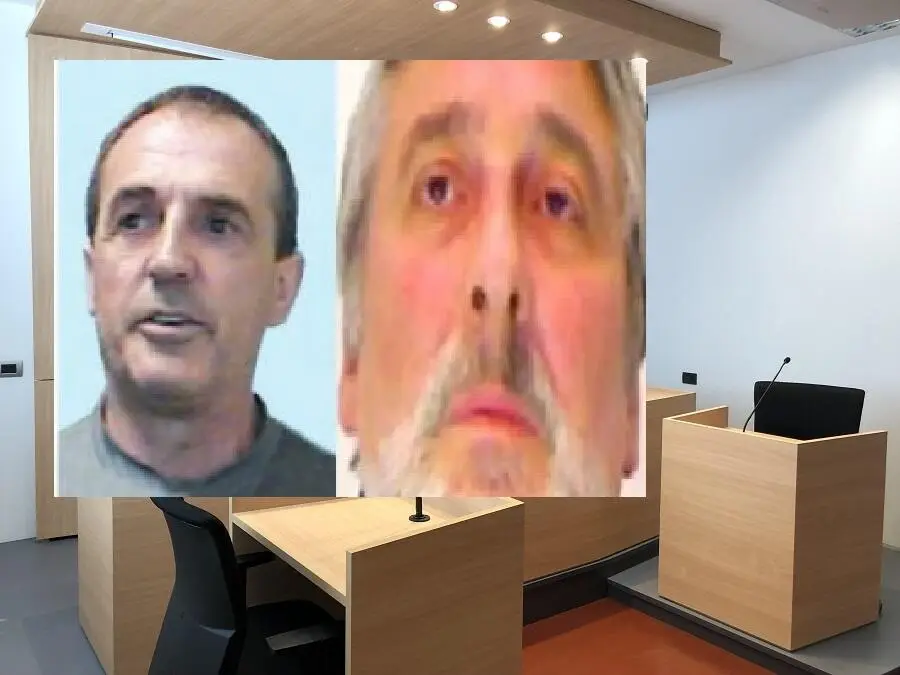 Aula del tribunale: nei riquadri Vincenzo Zagaria e Francesco Schiavone