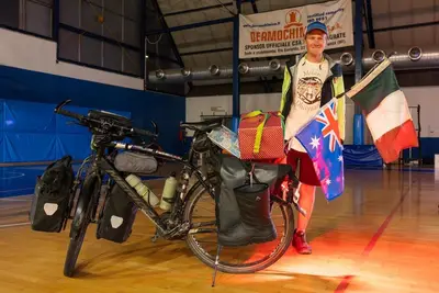 Matteo Gadda e la sua bicicletta - Foto: Renato Caloni