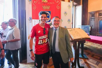 Capitan Pessina col sindaco Pilotto