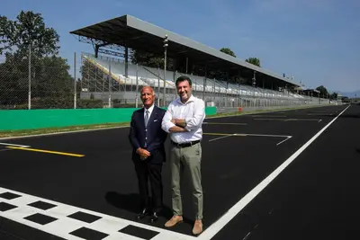 Matteo Salvini e Angelo Sticchi Damiani sul traguardo dell'Autodromo
