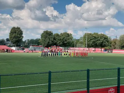 Le squadre Primavera di Monza e Inter schierate a centrocampo a Monzello