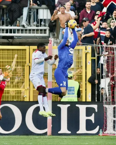 Di Gregorio in presa altissima