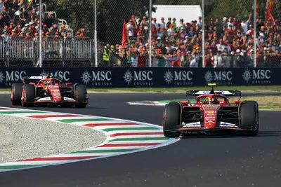 I due piloti Ferrari alla variante Ascari