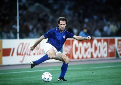Franco Baresi in aziona durente il mondiale 1990