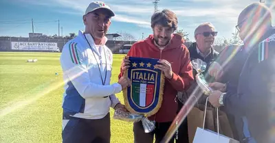 Scambio di doni tra Amministrazione e squadra