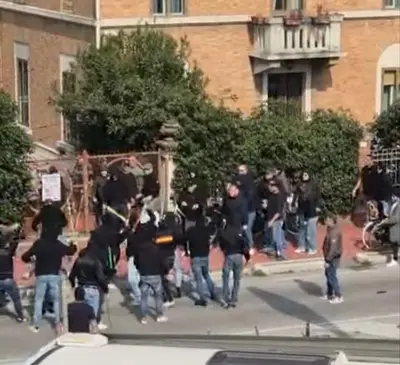 Scontri tra tifosi