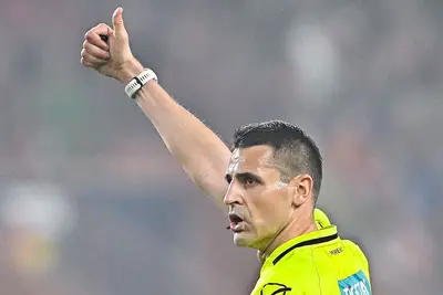 Perenzoni, arbitro italiano