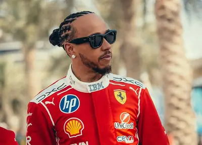 Lewis Hamilton in Bahrain per i test pre stagionali di F1