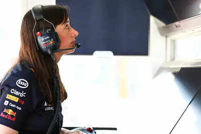 Hannah Schmitz Red Bull