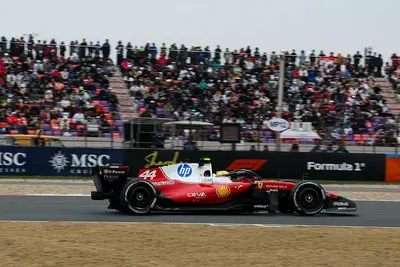GP Cina 2026, bentornato Lewis. Il primo podio in Ferrari è un sogno (per tutti) che si avvera
