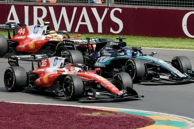 Ferrari SF-26 e Mercedes W17