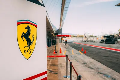Ferrari - Hamilton: la stagione inizia in ritardo?