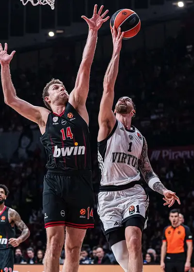 Luca Vildoza in azione con la Virtus