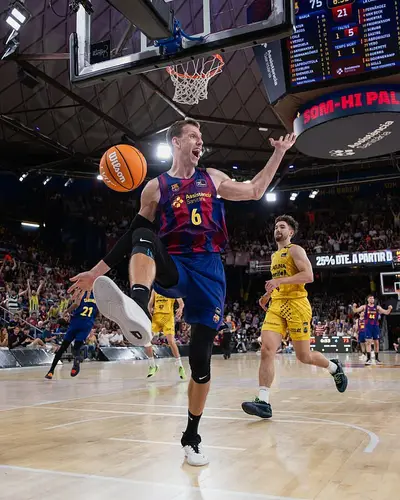 Vesely festeggia contro Tenerife