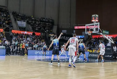 Tripla vincente di Huertas contro Granada