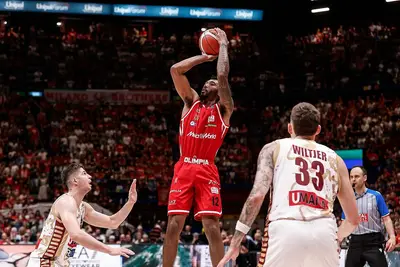 Armoni Brooks devastante stasera