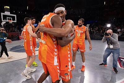 Kameron Taylor, che "buzzer beater" al Buesa