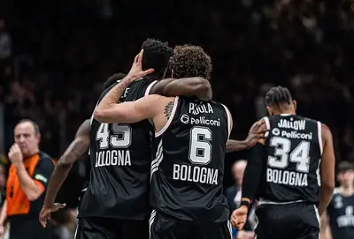 Alessandro Pajola e Nikola Akele festeggiano