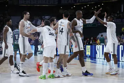 Il Real festeggia la W su Malaga