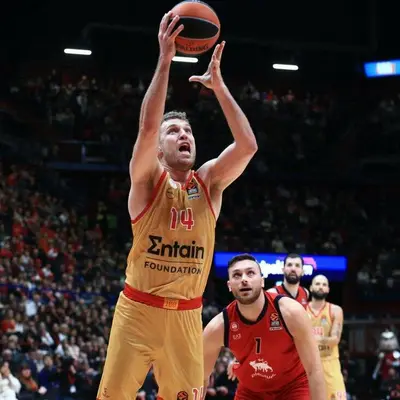 Vezenkov, Olympiacos vs Tonut, Milano