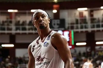 Robinson sicuro in maglia trapani