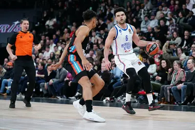 Elijah Bryant, dall'Efes all'Hapoel Tel Aviv