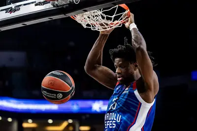 Dan Oturu, nuovo giocatore dell'Hapoel Tel Aviv