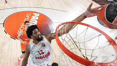 Il Monaco passa a Valencia con un grande Kevarrius Hayes