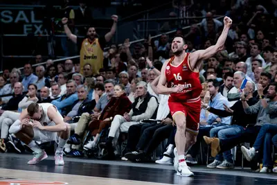 La carica di Papanikolaou contro il Real