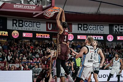 Horton vola sopra il ferro