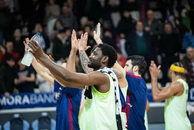 Metu e il Barça applaudono