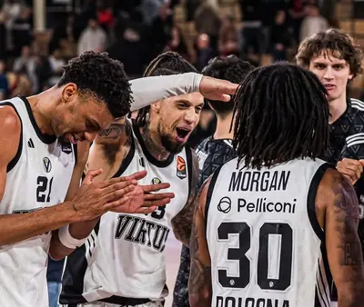 La Virtus festeggia la vittoria contro il Monaco